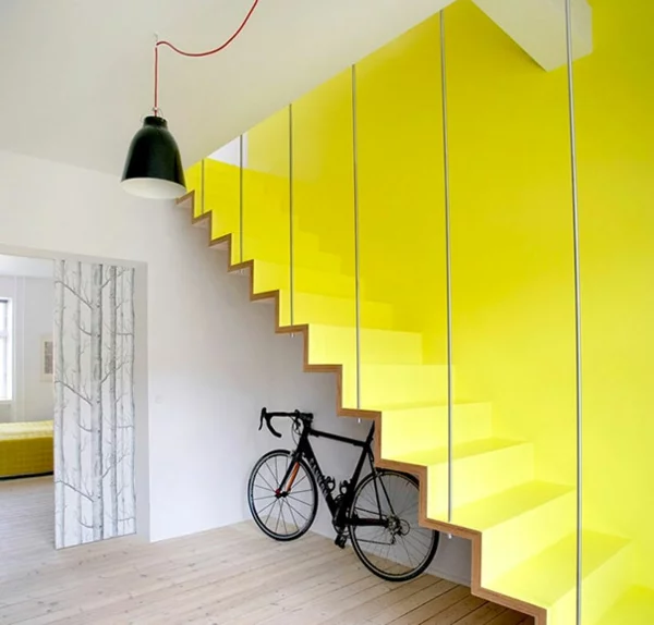 Moderne Innentreppen aus Holz Stahl gelb