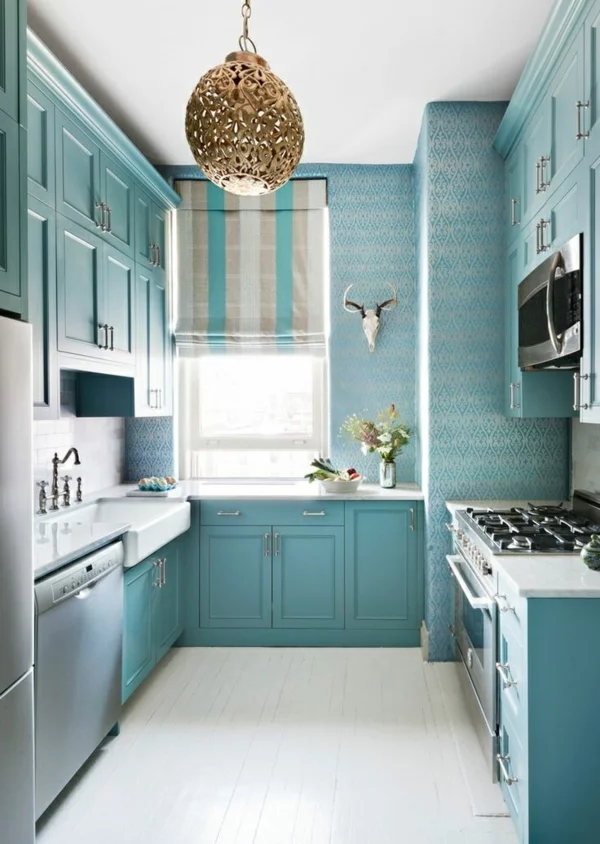 blaue tapete küche einrichtungsideen farbideen hellblau tapetenmuster abstrakt