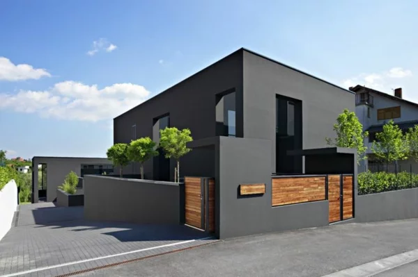 graue Hausfassade und modernes Exterieur