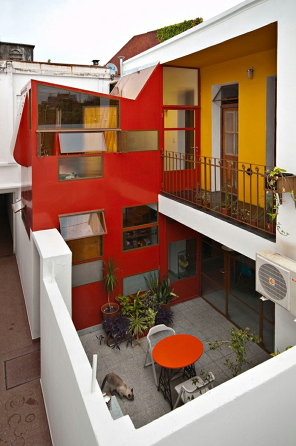 hausfassade farbe farbgestaltung stadtwohnung dachterrasse  Hausanstrich Farbe rot weiß gelb