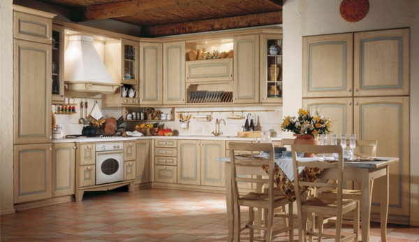kücheneinrichtung in klassichen provence stil