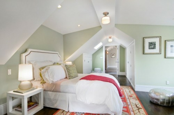 pastelltöne farbgestaltung schlafzimmer dachschräge