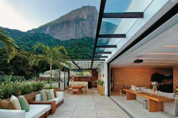 zimmerpflanzen auf der terrasse palmenarten terrasséngestaltung ideen lounge möbel