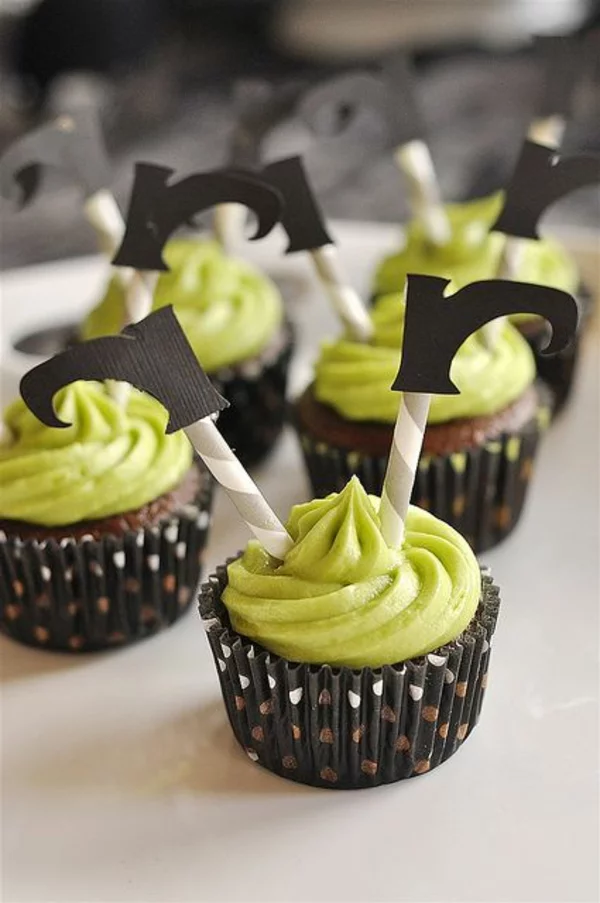 Grusel Muffins halloween gebäck grüne cupcakes backen