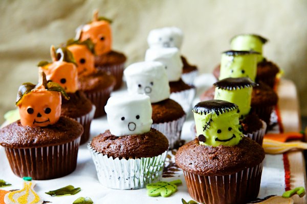 Grusel Muffins halloween gebäck halloween backen Halloween Party Rezepte cupcakes rezept