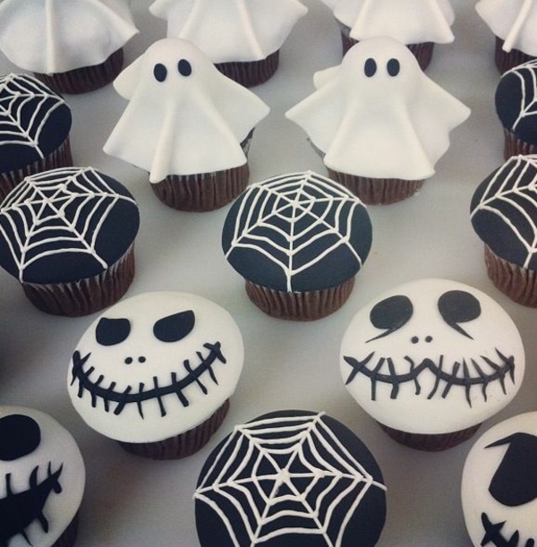 Grusel Muffins halloween gebäck halloween backen cupcakes gespenster spinnennetz