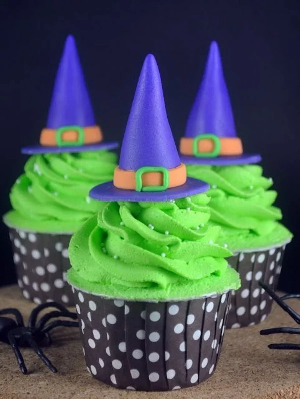 Grusel Muffins halloween nachtisch grüne cupcakes backen hexenhut