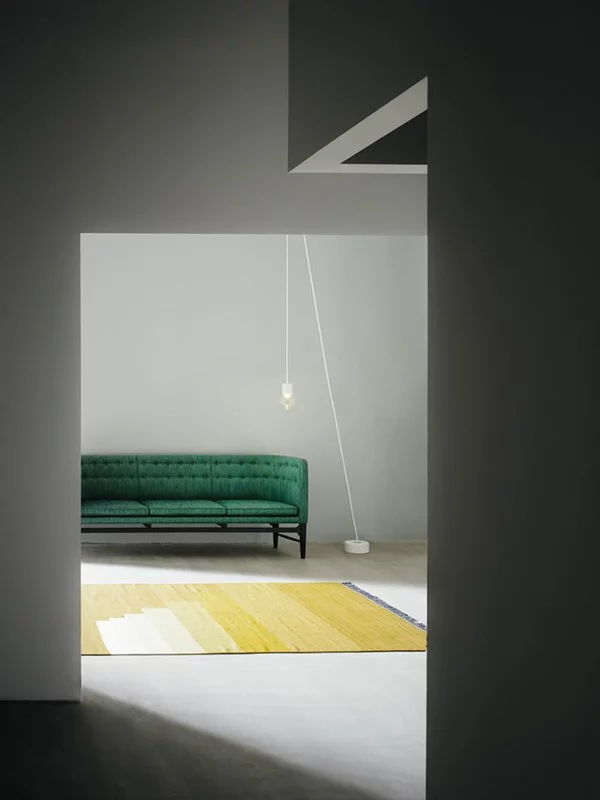 Grüne Sofas kunstvoll wand minimalistisch