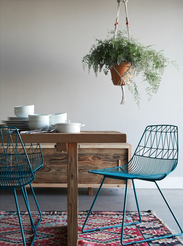 Stühle für Esstisch holz modern hängepflanzen