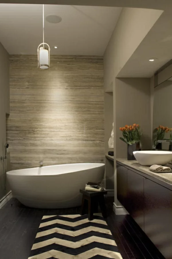 badmatte chevronmuster schwarz weiß holzboden badteppiche badvorleger set freistehende badewanne