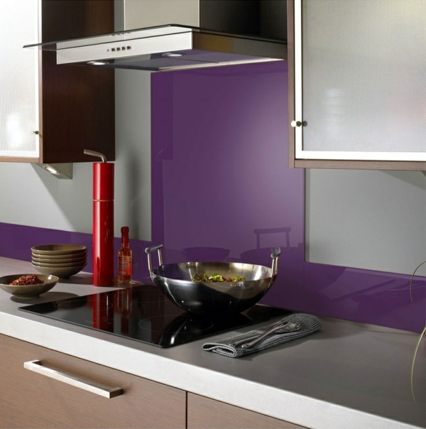 fliesenspiegel küche glas küchenrückwand spritzschutz küche glaswand lila