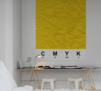 Eine gelbe Tapete im Schlaf- oder Wohnzimmer wirkt sehr erfrischend