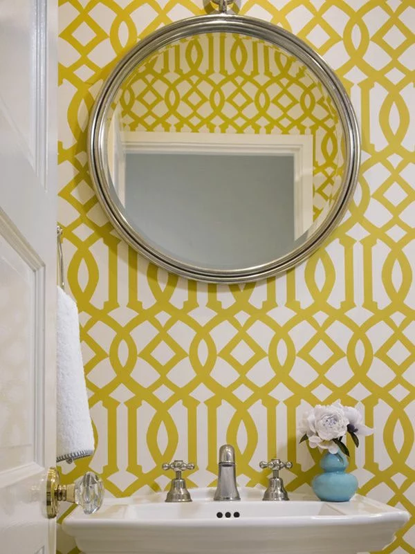 gelbe tapete mustertapeten badezimmer einrichten wandgestaltung ideen