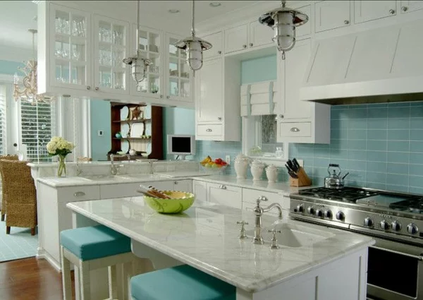 glas küchenrückwand fliesenspiegel glas blau kücheninsel marmor arbeitsplatte