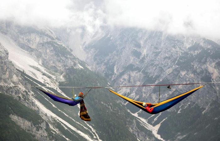 highline meeting festival outdoor hängematte schweben italienische alpen