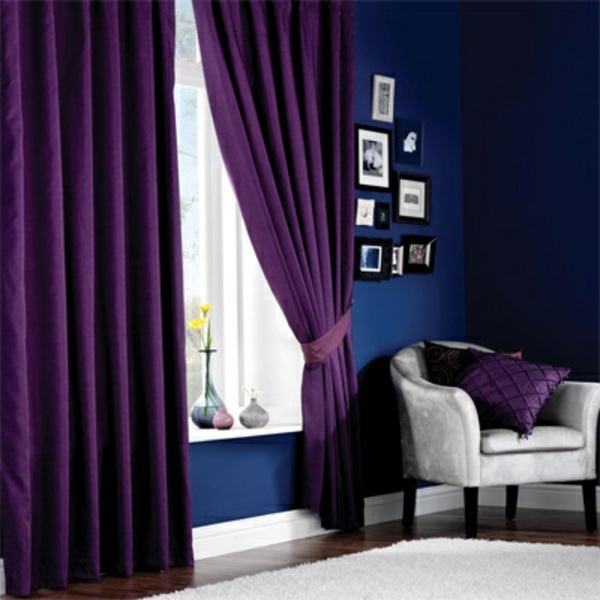 purpurrot gardinen fenster vorhänge sessel wohnzimmer