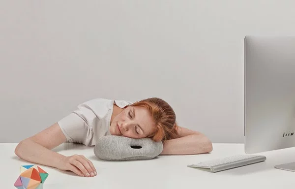 reisekissen designer kissen Ostrich Pillow Mini innovative design ideen