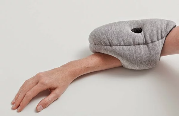 reisekissen designer kissen Ostrich Pillow Mini innovatives design