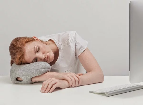 reisekissen designer kissen Ostrich Pillow Mini nickerchen machen