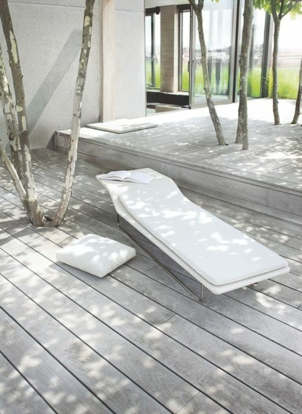 relaxliege garten terrassendielen sommerhaus entspannungsecke gestalten