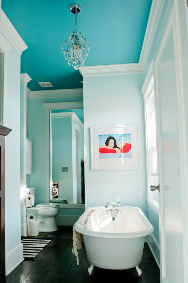 wandfarbe weiß moderne badezimmer deckenfarbe blau