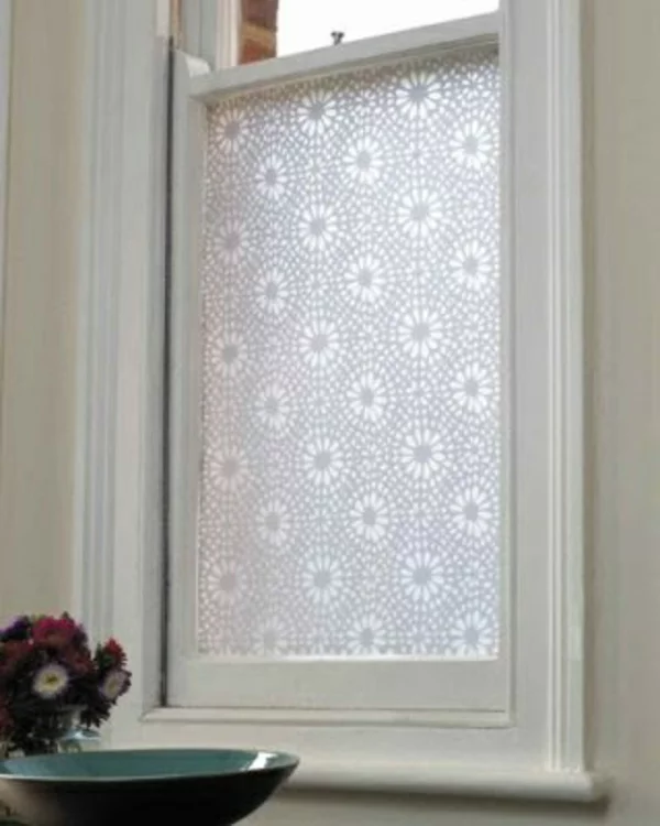 Fenstergestaltung leicht gardinen rollos blumen muster