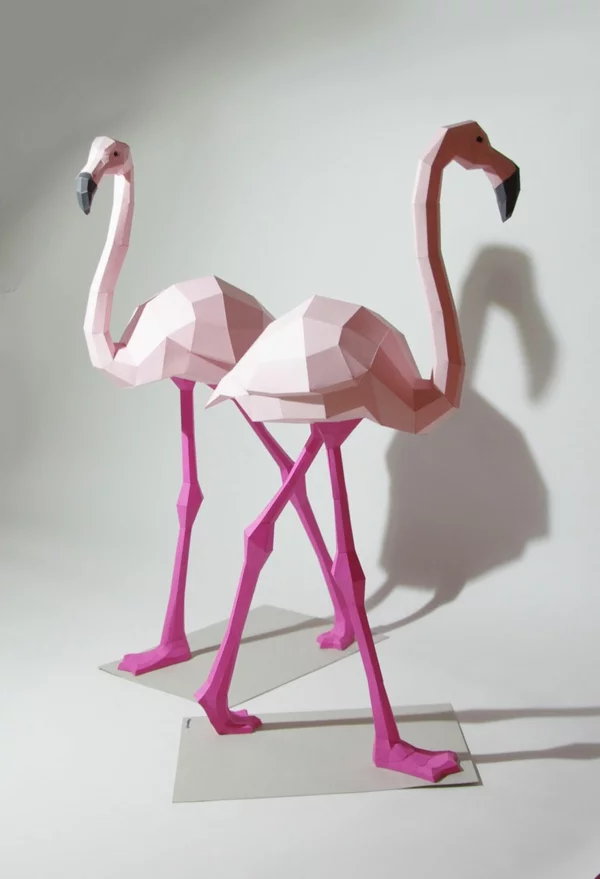 Geometrische Tierfiguren aus Papier flamingo