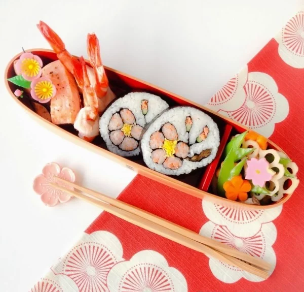Gerissene Sushi  platte Arten kombiniert