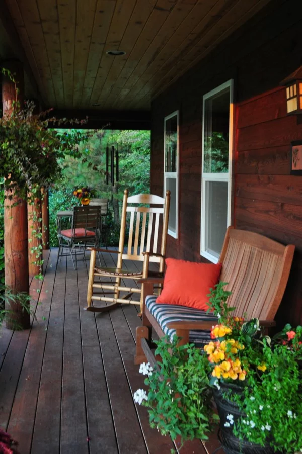 amerikanische holzhäuser holz veranda selber bauen schaukelstuhl