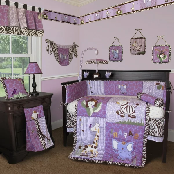 babyzimmer gestalten lila tier motive