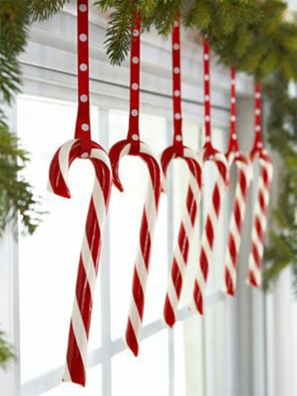 bastelideen Fenster Weihnachten weiß rot deko süß