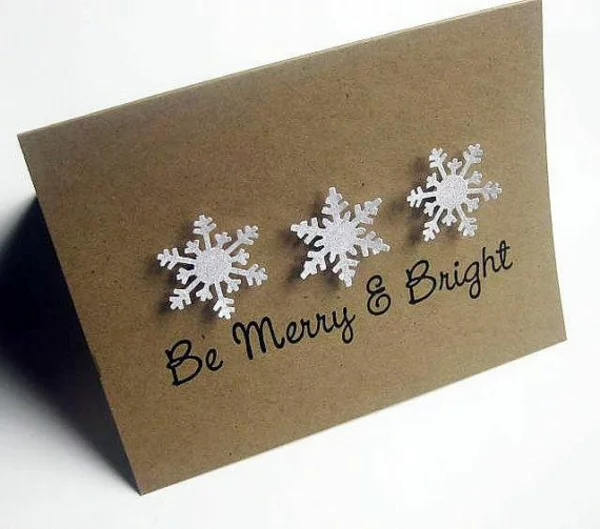 Bastelideen für Weihnachten Weihnachtskarten basteln Karte mit Schneeflöckchen aus Styropor schmücken