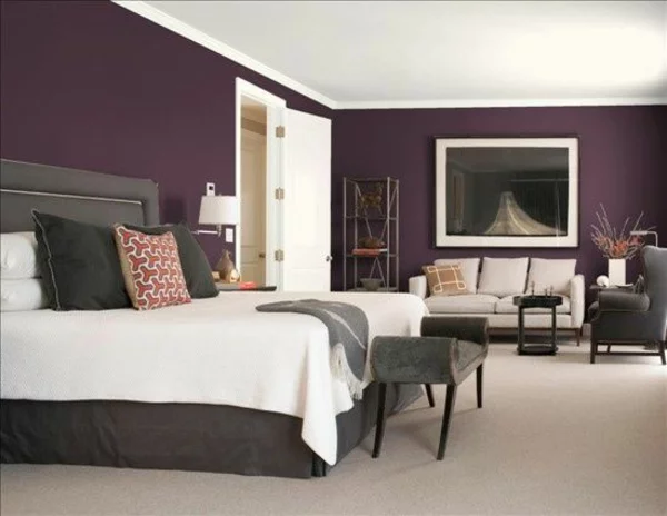 farbgestaltung schlafzimmer bett wandfarbe lila purpur