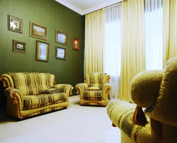 farbidee wohnzimmer grasgrün retro