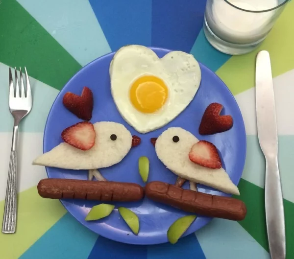  französisches frühstück verliebte vögel
