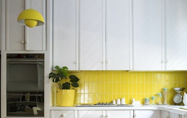 küchenfliesen wand fliesenfarbe gelb rückwand küche