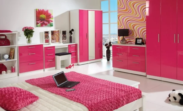 rosa schlafzimmer laptop