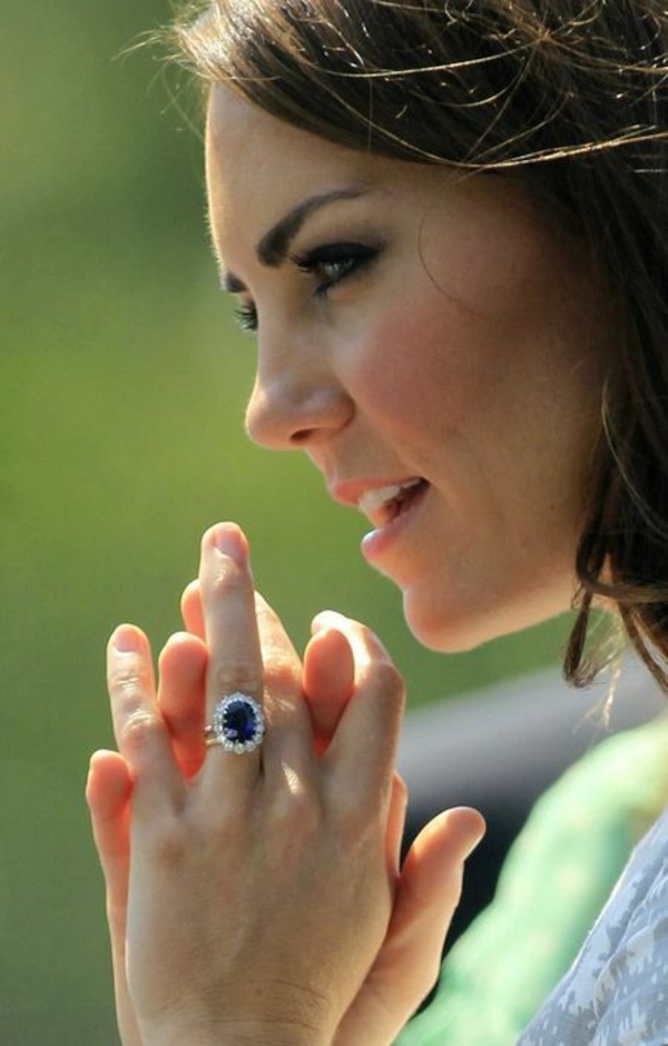 beautiful engagement ring sapphire kate middelton