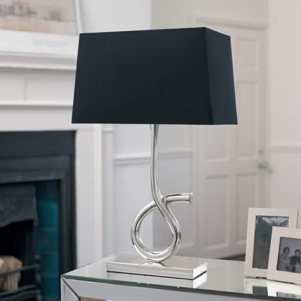 stehlampen design lampenschirm schwarz wohnzimmer modern einrichten