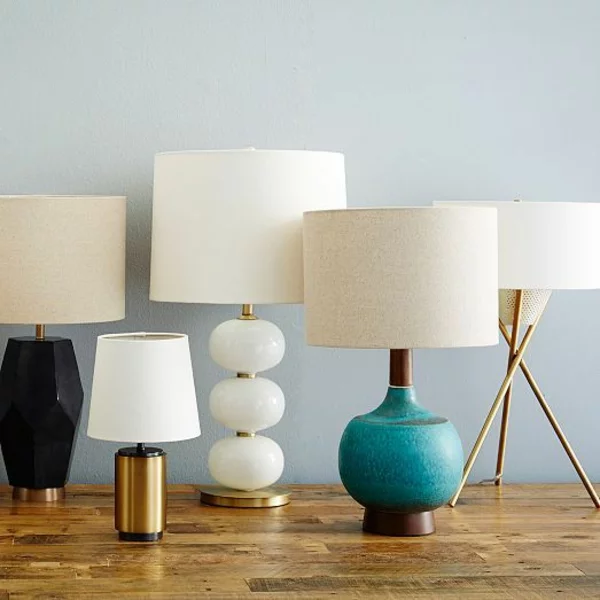 stehlampen modern holz lampenschirm weiß form und farbe