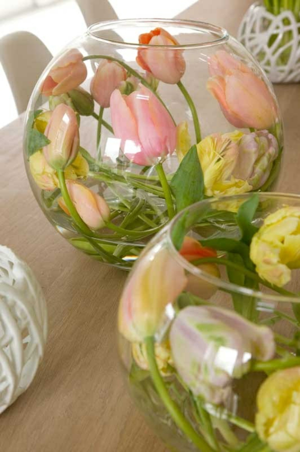 tischdeko mit tulpen festliche tischdeko ideen glassphären