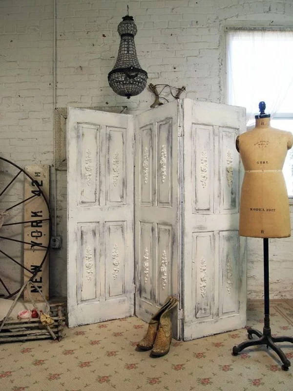 Paravent in Shabby Chic Stil als Raumtrenner im Vintage Wohnbereich einsetzen 