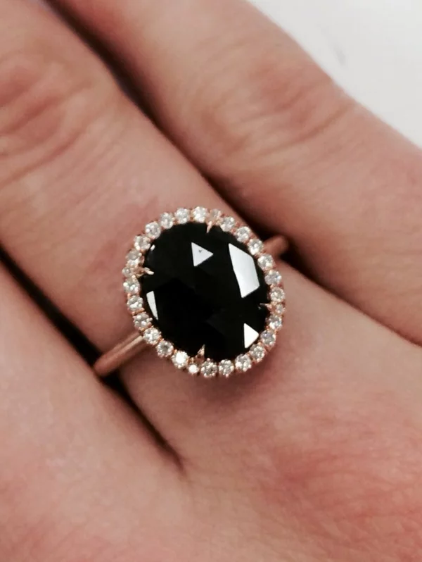 verlobungsringe heiratsantrag ring diamantring verlobung schwarzer diamant