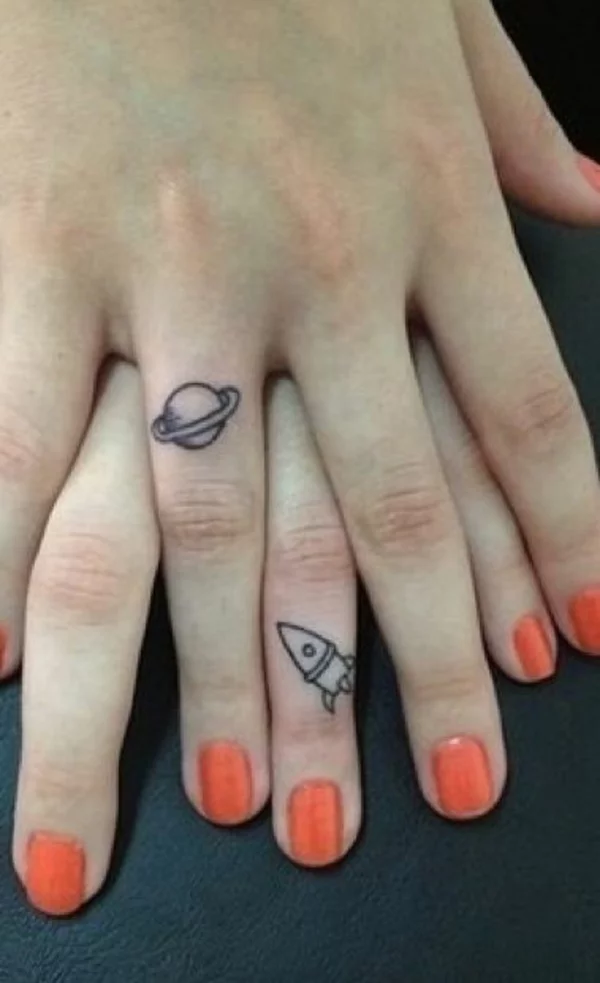 Kosmos feminin Tattoo Vorlagen-& Motive finger