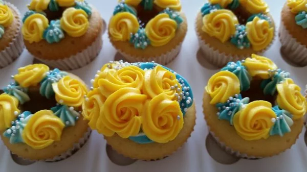 herzhafte muffins gelbe rosen cupcakes
