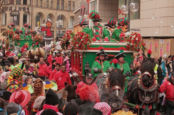 karneval 2015 in köln stadtgarde kutschen