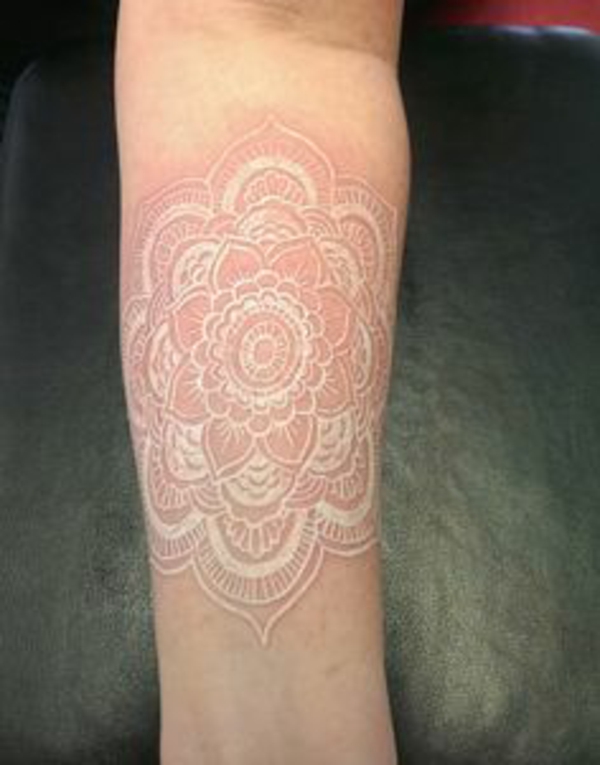 Unterarm tattoo frau mandala