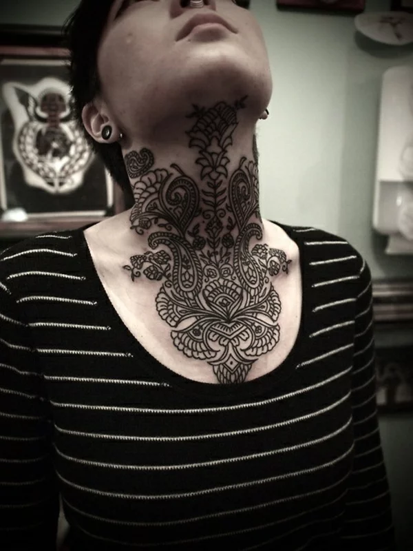 tattoo mandala design hals kreis