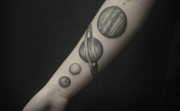 tattoos frauen vorlagen motive solar system