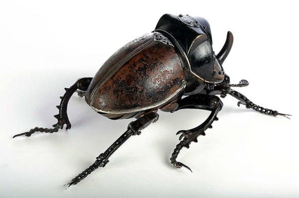 recycling und kunst käfer hinten